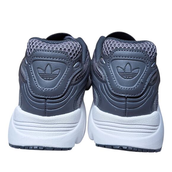 Adidas Original men's Ozmillens NEW walking shoes gray sneakers size 11 no box - Picture 4 of 7